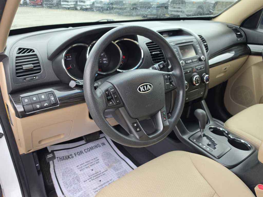Used 2013 Kia Sorento LX w/ Convenience Pkg FWD image 14
