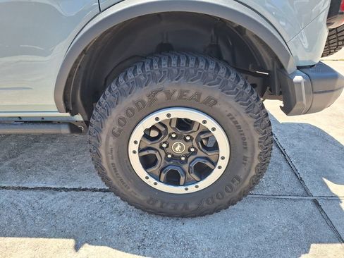 Used 2023 Ford Bronco Badlands w/ Sasquatch Package AWD/4WD image 27
