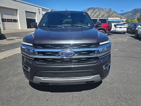 Used 2023 Ford Expedition Limited AWD/4WD image 2
