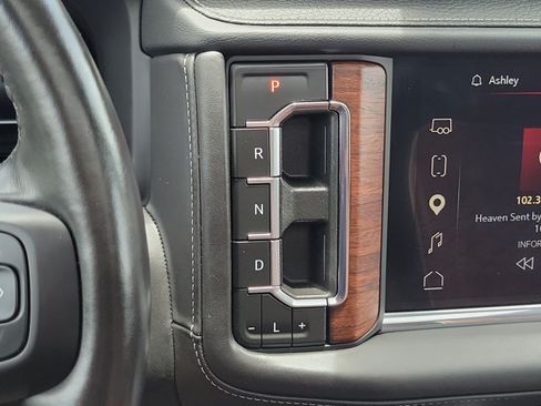 Used 2023 GMC Yukon XL Denali Ultimate AWD/4WD image 35