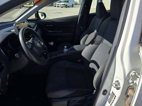 Used 2021 Toyota C-HR LE image 11