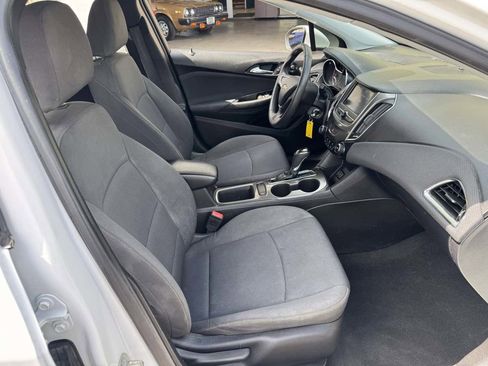 Used 2019 Chevrolet Cruze LS image 16