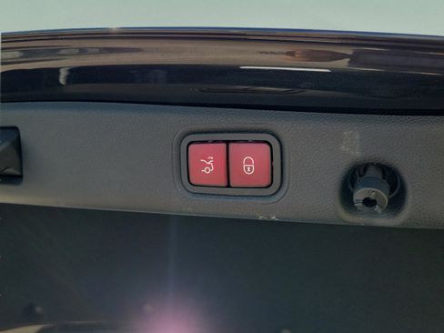 Used 2022 Mercedes-Benz E 350 Sedan image 10