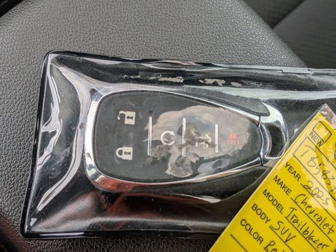 Certified 2023 Chevrolet TrailBlazer RS w/ Sun and Liftgate Package image 37