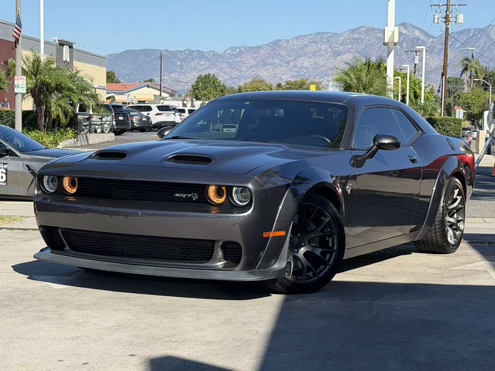 Used 2021 Dodge Challenger SRT Hellcat RWD image 2