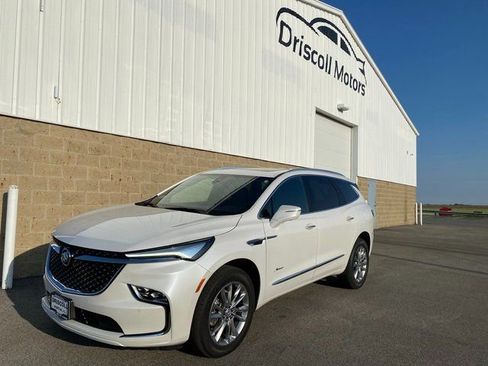 Used 2023 Buick Enclave Avenir w/ Avenir Technology Package image 2