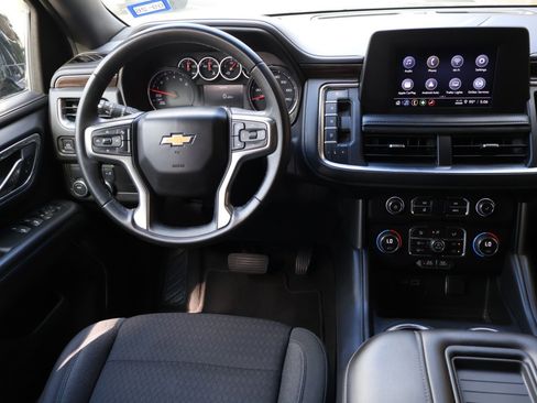 Used 2023 Chevrolet Suburban LS RWD image 12