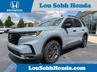 Certified 2025 Honda Pilot TrailSport video 1