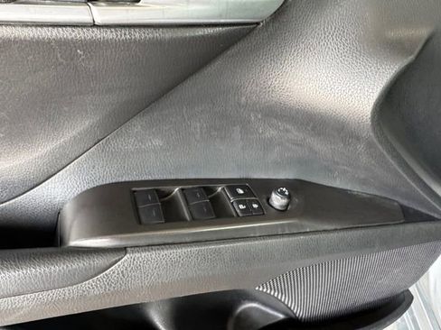 Used 2023 Toyota Camry SE image 5