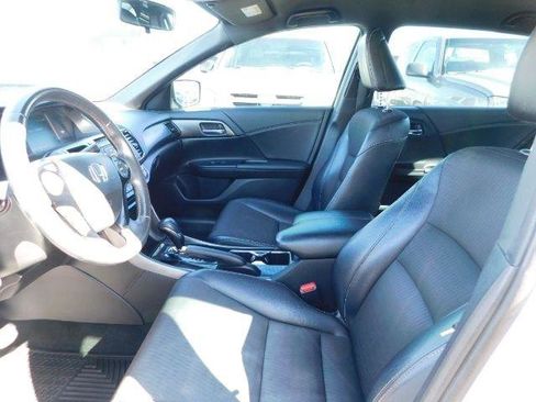 Used 2016 Honda Accord Sport image 9