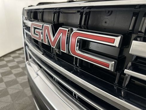 Used 2023 GMC Yukon SLT w/ SLT Premium Package image 34