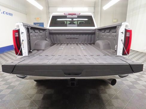 Used 2024 GMC Sierra 2500 SLT w/ SLT Premium Package image 43