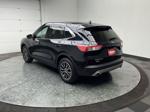 Used 2021 Ford Escape Titanium FWD image 2