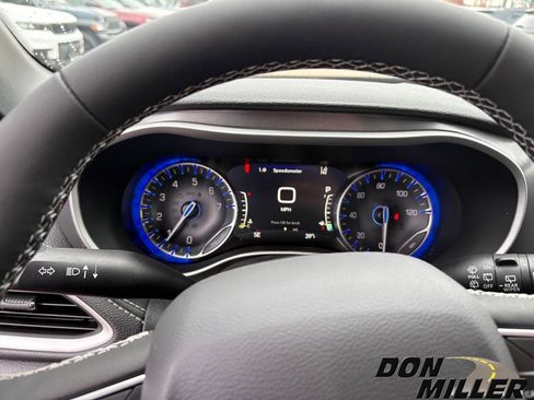 New 2026 Chrysler Pacifica Select image 16