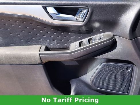 Used 2020 Ford Escape SE image 23