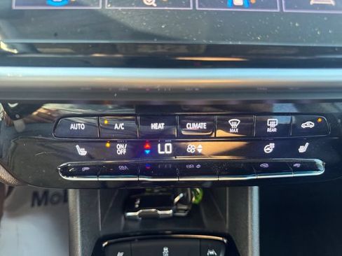 Certified 2022 Chevrolet Bolt LT w/ Infotainment Package FWD image 17