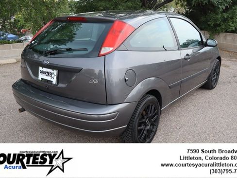 Used 2003 Ford Focus ZX3 Hatchback FWD image 7