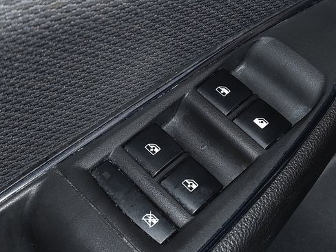 Used 2018 Chevrolet Cruze LT w/ Convenience Package image 27