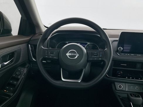Used 2023 Nissan Rogue SV FWD image 18