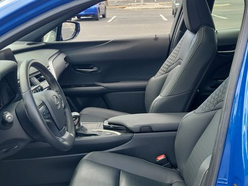 Used 2022 Lexus UX 200 w/ Accessory Package (Z2) FWD image 22