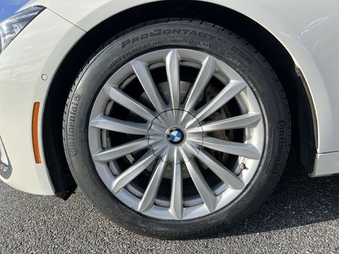 Used 2022 BMW 740i xDrive w/ Premium Package image 12