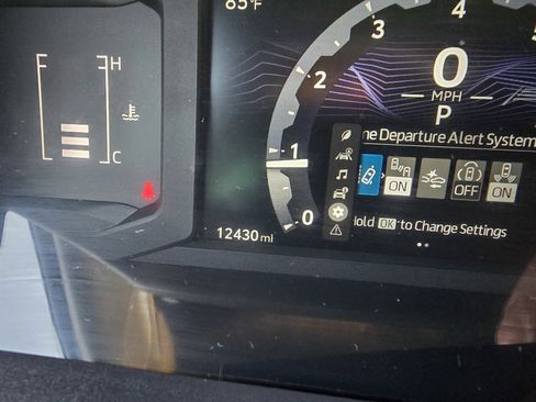 Used 2024 Toyota Tacoma SR5 AWD/4WD image 17
