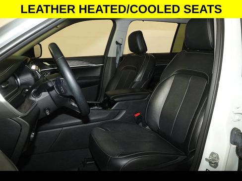 Used 2022 Jeep Grand Cherokee L Limited w/ Luxury Tech Group II AWD/4WD image 4