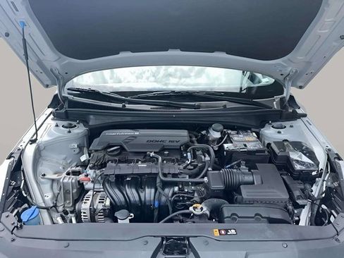 Used 2023 Hyundai Elantra SEL image 12