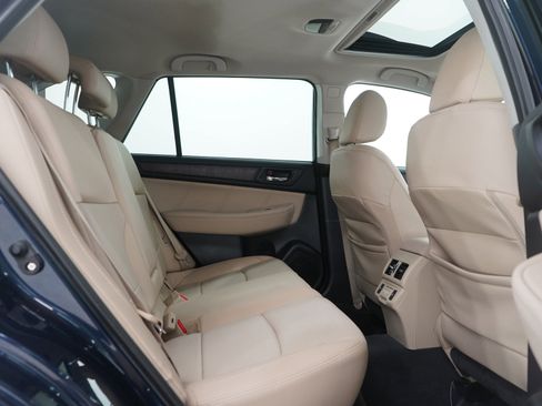 Used 2018 Subaru Outback 3.6R Limited image 12