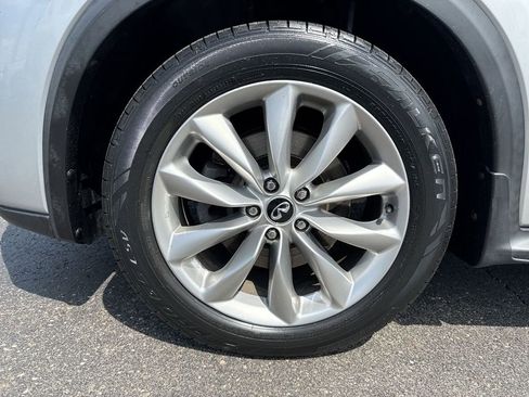 Used 2019 INFINITI QX50 Luxe w/ Navigation Package FWD image 10