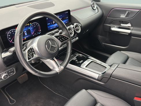 Used 2025 Mercedes-Benz GLA 250 4MATIC image 14