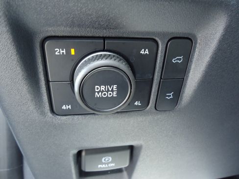 Used 2025 Ford Expedition Max Active AWD/4WD image 15