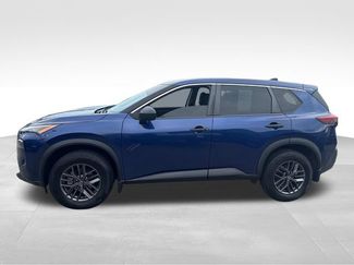 Used 2021 Nissan Rogue S FWD video 2