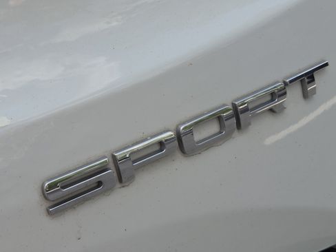 Used 2022 Jeep Renegade Sport w/ Sport Appearance Group FWD image 16
