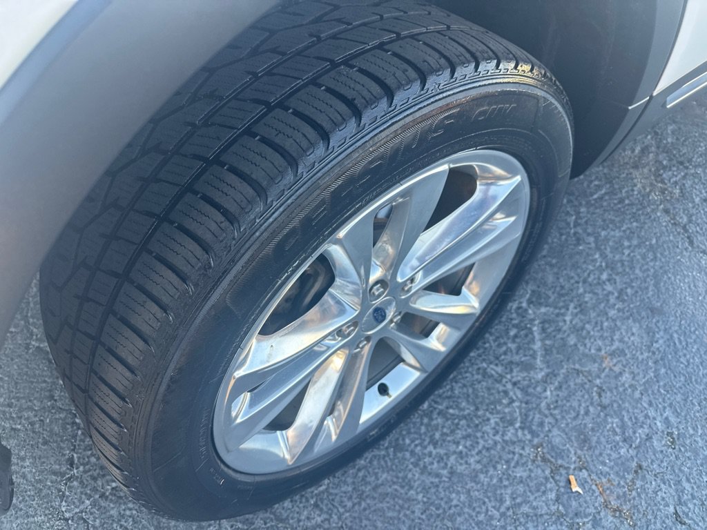 Used 2018 Ford Explorer XLT w/ Equipment Group 202A AWD/4WD image 6