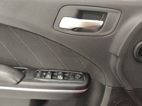 Used 2017 Dodge Charger SXT RWD image 27
