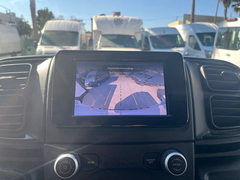 Used 2025 RAM ProMaster 2500 w/ Convenience Group FWD image 18