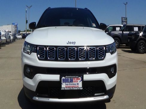 Certified 2025 Jeep Compass Limited AWD/4WD image 3