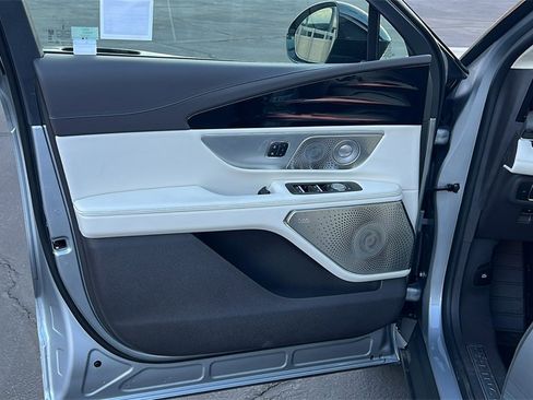 New 2026 Lincoln Nautilus Black Label image 13