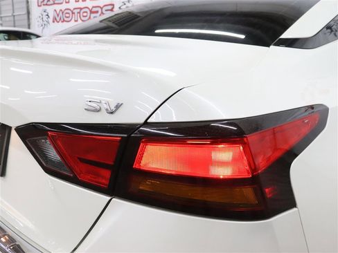 Used 2020 Nissan Altima 2.5 SV FWD image 12