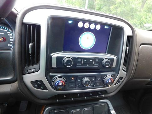 Used 2017 GMC Sierra 1500 SLT w/ SLT Premium Package AWD/4WD image 9