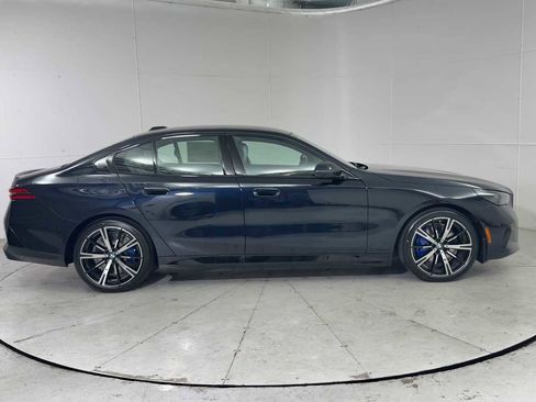 New 2026 BMW 550e xDrive w/ Executive Package image 9