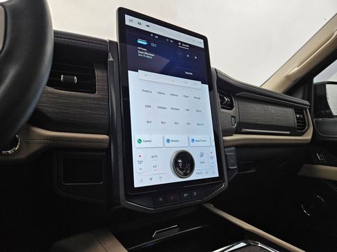 Used 2024 Ford Expedition Max Limited image 14