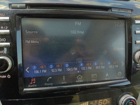 Used 2015 Nissan Murano Platinum w/ Platinum Technology Package FWD image 25