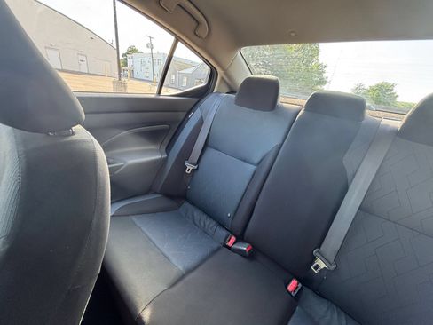 Used 2025 Nissan Versa SV FWD image 38