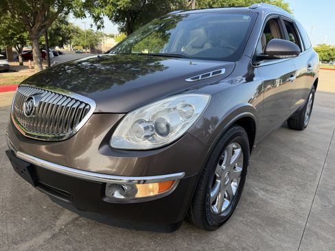 Used 2008 Buick Enclave CXL w/ Entertainment Package #2 FWD image 3