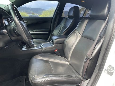 Used 2019 Dodge Charger SXT w/ Leather Interior Group RWD image 16
