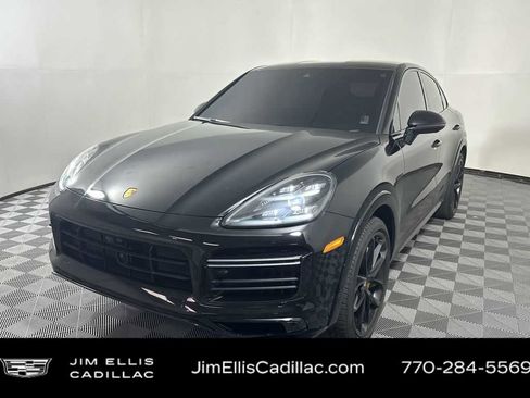 Used 2022 Porsche Cayenne Turbo S image 3