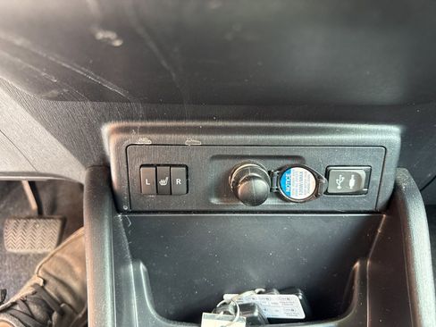 Used 2015 Toyota Prius V Five w/ Advanced Technology Package FWD image 24