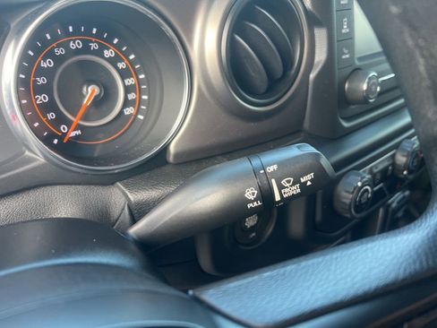 Certified 2020 Jeep Wrangler Sport AWD/4WD image 33